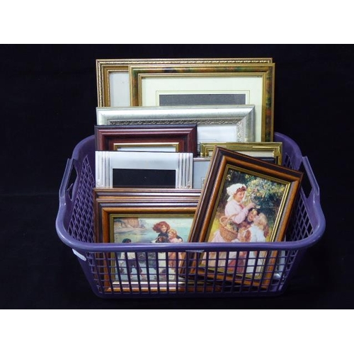 604 - Mixed Selection of Pictures and Photo Frames