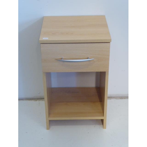 691 - Small Bedside Cabinet Size 22