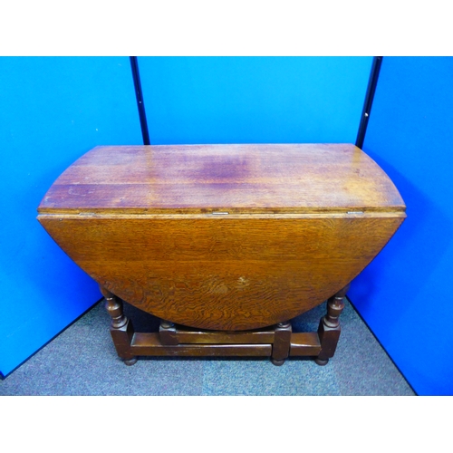 683 - Vintage Oak Drop Leaf Dinning Table complete with 4 Chairs