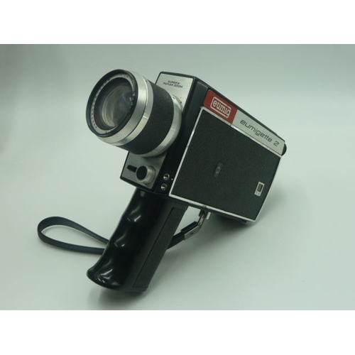 105 - Eumig S905 projector (Powers on when Tested) complete with instructions and Eumig Camera