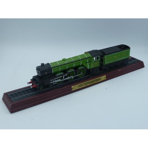 80 - Model of LNER Flying Scotsman (12