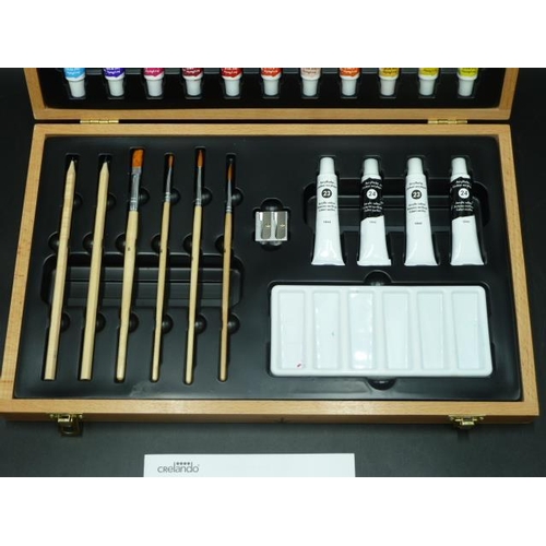 121 - Acrylic Paint Set in Wooden Case