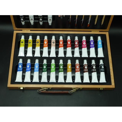 121 - Acrylic Paint Set in Wooden Case