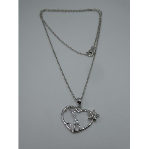 225 - Silver 925 necklace with heart shaped pendant in presentation box