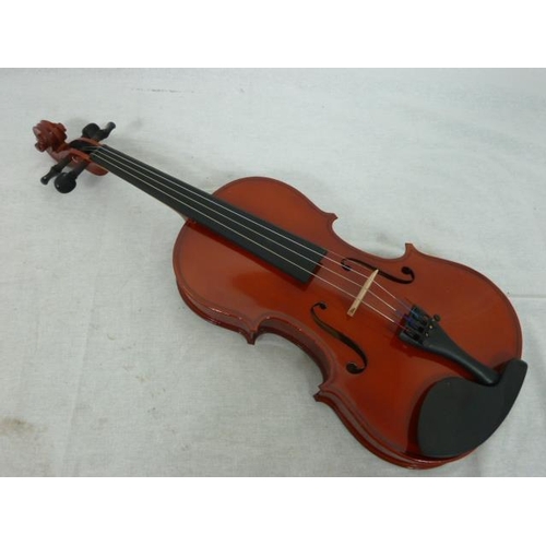 370 - A New in Case and original Shipping box (With Receipt ) Violin , Full size