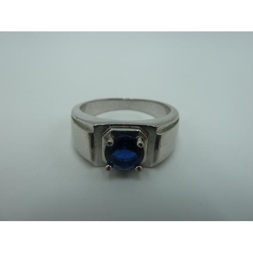 271 - Silvered Coloured Ring with Black Stone Decoration (Size Y)