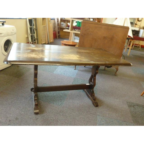 383 - Dinning room table with four chairs and two carvers