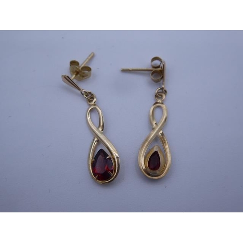 291 - Pair of Gold Earings in Presentation Box