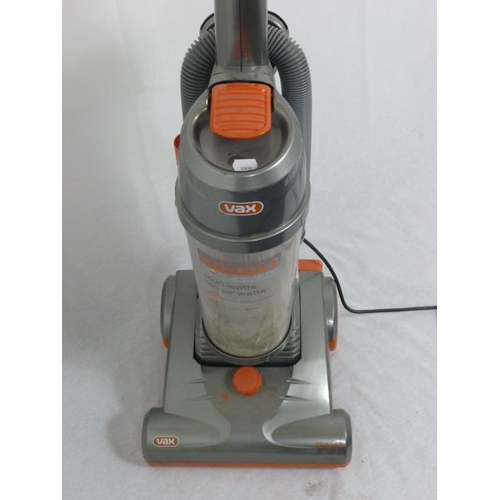 486 - A Vax Bagless Vacuum Cleaner, Working