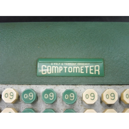 14 - A Mid 20th Century retro Comptometer shop / office calculating machine by Felt & Tarrant