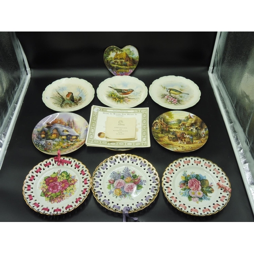 65 - Selection of 10 Collectors Plates including Royal Albert, Royal Doulton and Minerva complete with Ce... 