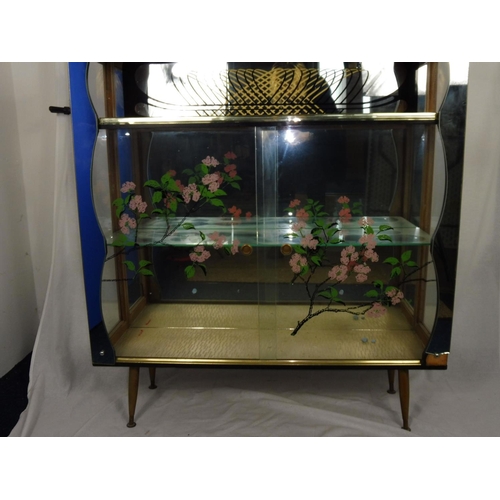 428 - Vintage Display Cabinet with mirrored Sides (41