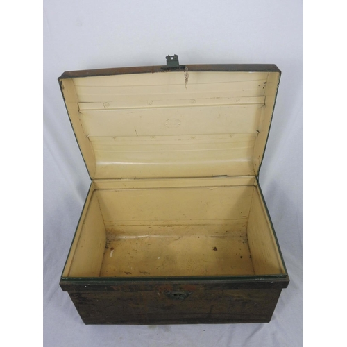 468 - Large Metal Travel Trunk Measures 30 inches x 21 inches x 20 inches