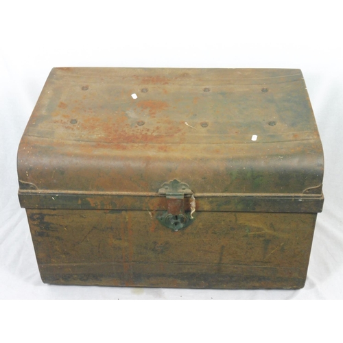 468 - Large Metal Travel Trunk Measures 30 inches x 21 inches x 20 inches