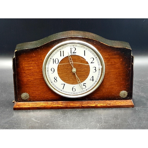 108 - Oak Cased Bentima Art Deco Mantle / Shelf Clock . Rear Wind, Total Heignt approx 20cm (8 inches) Wid... 