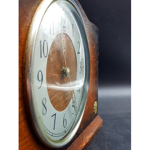 108 - Oak Cased Bentima Art Deco Mantle / Shelf Clock . Rear Wind, Total Heignt approx 20cm (8 inches) Wid... 