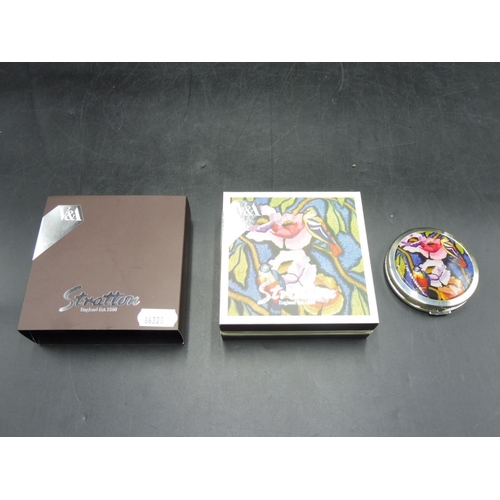 425 - New Stratton Compact complete with Original Box and Bag