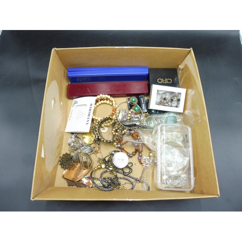 265 - Collection of Costume Jewellery