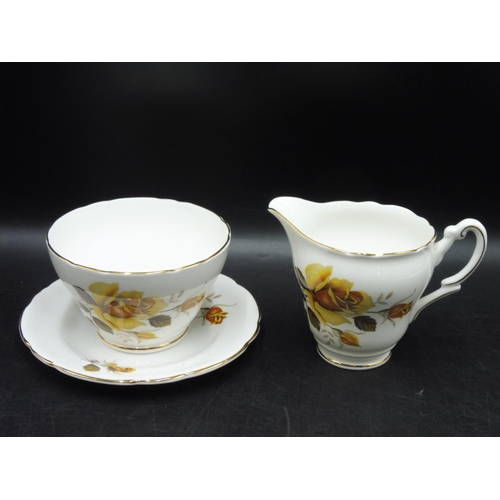 290 - Twenty Piece Grosvenor Fine Bone China Tea Set