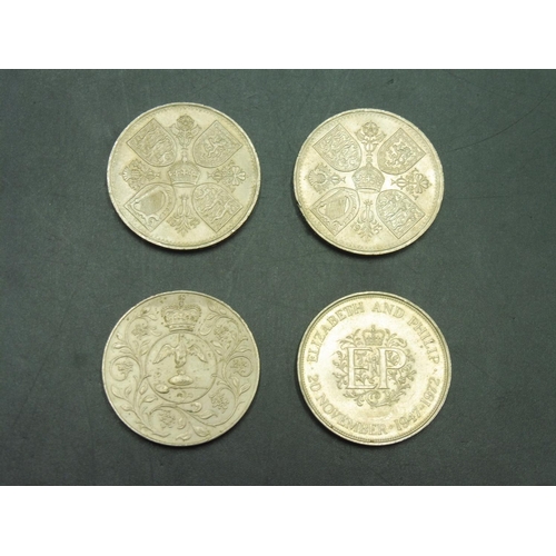 59 - Selection of 4 Elizabeth II Crowns