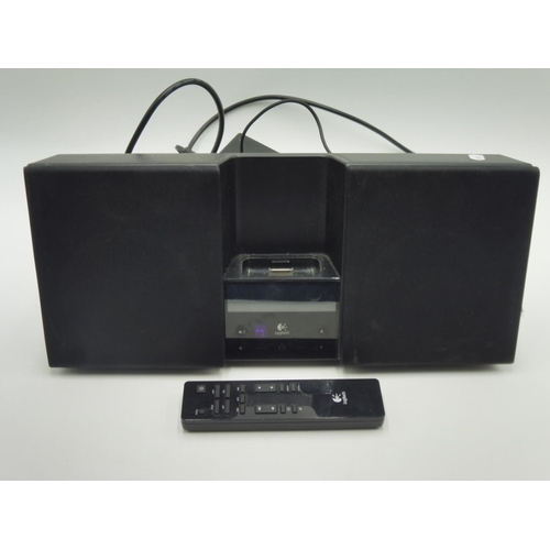 105 - Logitech Docking Station with Alarm Clock, Radio and Remote Control