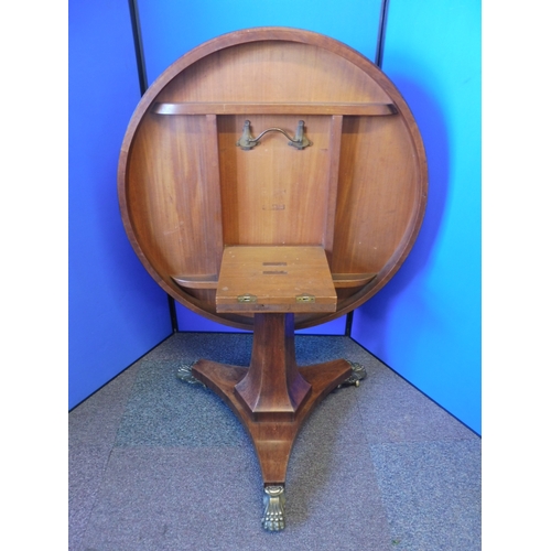 109 - Round English Regency Rosewood Table, 1810s complete with Brass Lions Claw Feet and Castors (42