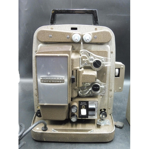 113 - AutoLoad Belle Howell Projector (Super 8)