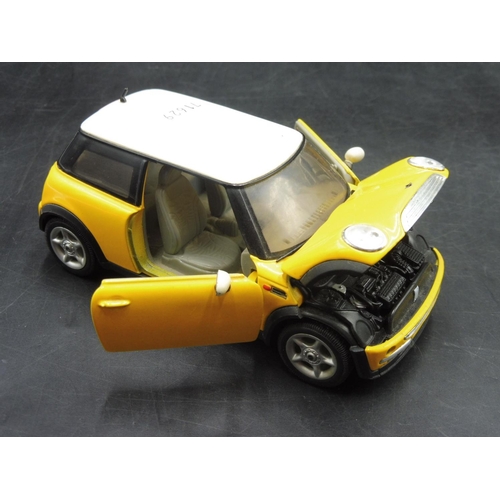 62 - 1:24 Scale Mini Cooper Model Vehicle