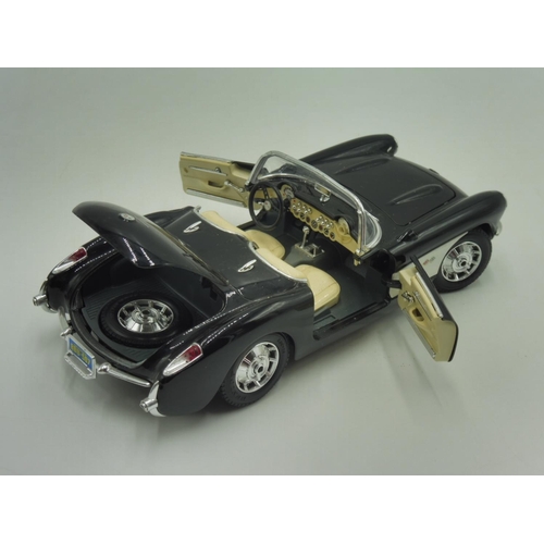 460 - Chevrolet Corvette Convertible 1957, 1/18 scale diecast model