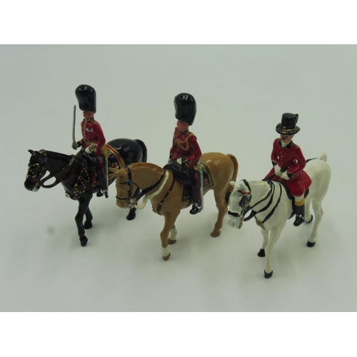 463 - Three Ducal Lead Figurines Field Officer in Brigade Waiting M27, Groom The Royal House Hold M8, and ... 