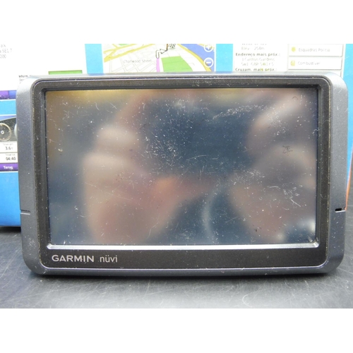 602 - Garmin Nuvi 205 Satellite Navigation System in Original Box complete with Leads