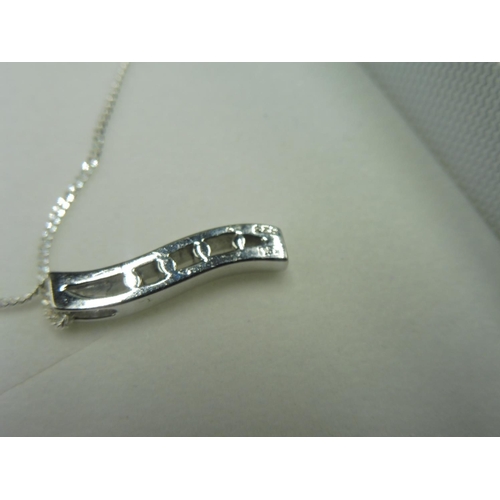 308 - Silver 925 Pendant and Chain Complete with Presentation Box