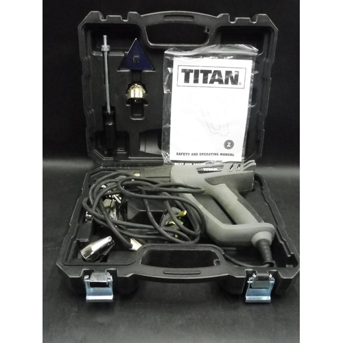 806 - Titan TTB284HTG 2000w Heat Gun complete with Case (Working When tested)