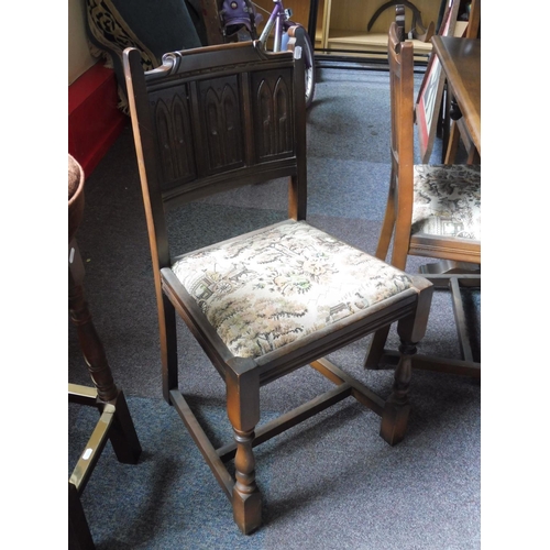 646 - Vintage Old Charm Style Gothic Dinning Table and Chairs (60