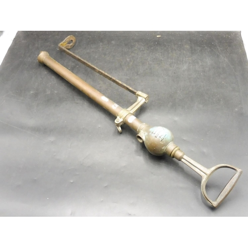 192 - The Iron Arm Vintage Old Brass Stirrup Pump (27