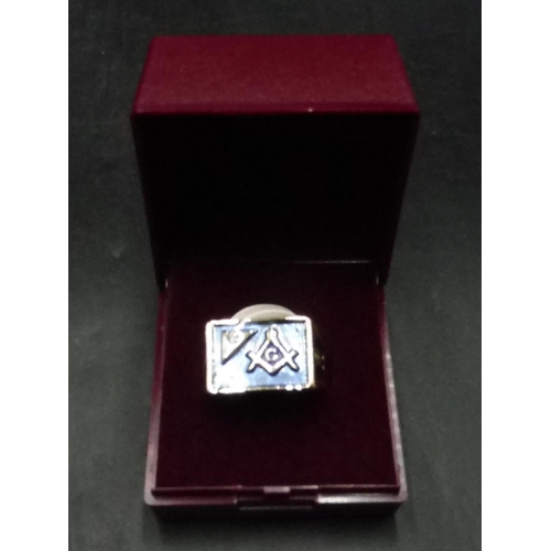 464 - Men's Masonic Ring  Size 8 in Presentation Box New item