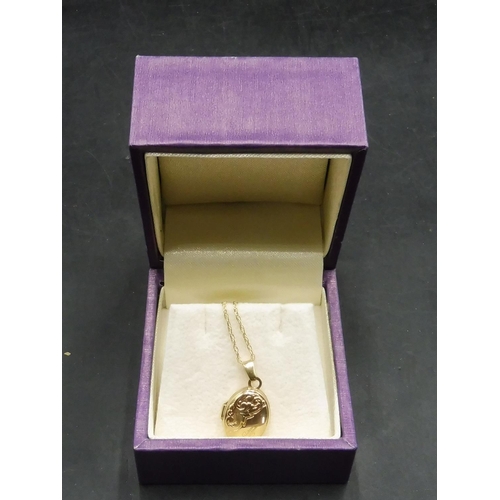 490 - Gold 9ct Locket Pendant and Chain Complete with Presentation Box