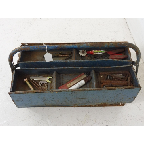 792 - Metal Cantilever Tool Box complete with contents