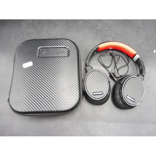 188 - Ausdon Wireless Headphones in Case