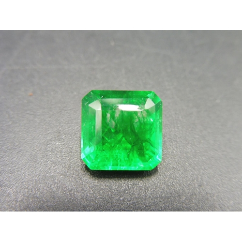 406 - Natural Green Loose Emerald (6.82cts) Complete with Certificate of Authenticity from GGL