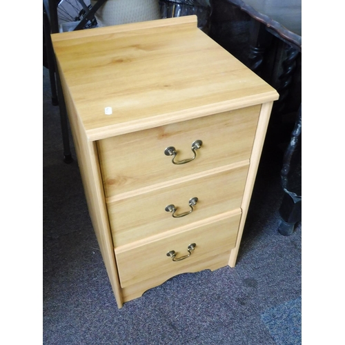 618 - Bedside Cabinet