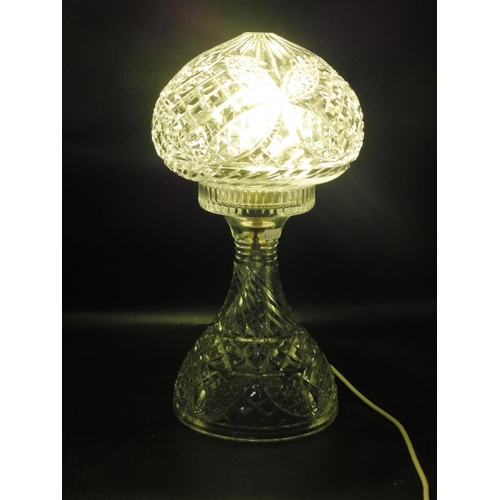 52 - Edinburgh Pattern Crystal Table Lamp (17