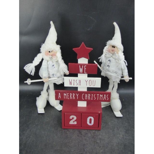 662 - Wooden Christmas Calendar and two Ski Figures (14