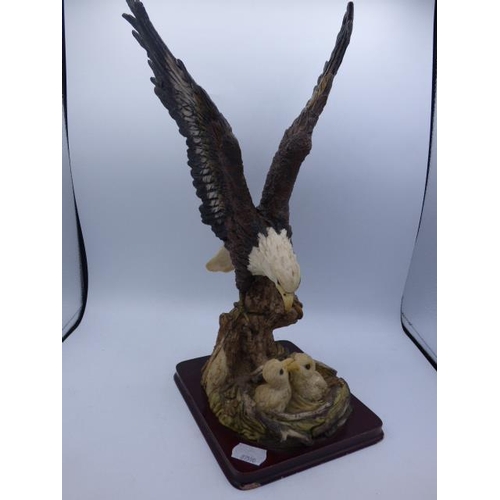 682 - Eagle and Baby Birds figure on Plinth (14