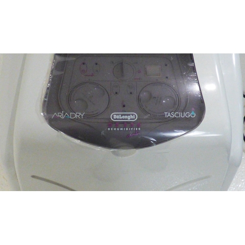 716 - Delonghi DE320 Combination Wet/Dry Dehumidifier