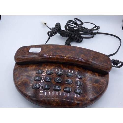 727 - Vintage telephone