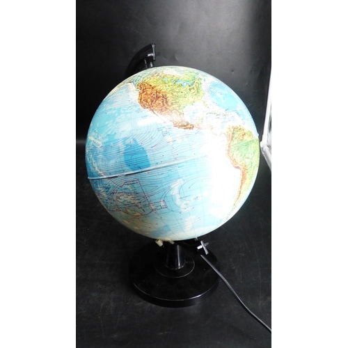 32 - Illuminated Globe