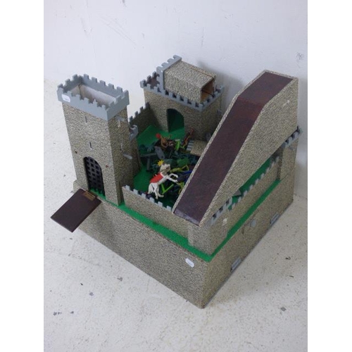 111 - A Vintage Wooden Castle With Platform Carry Case and Loads of Soldiers. Features Working Port Cullis... 