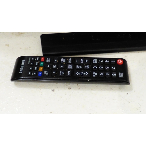 530 - A Samsung UE28J410AK HD TV With Remote ( remote in office)