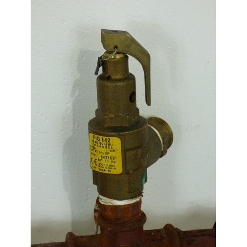 544 - Pressure valve gauge for a Victorian Steam boiler with Release Valve